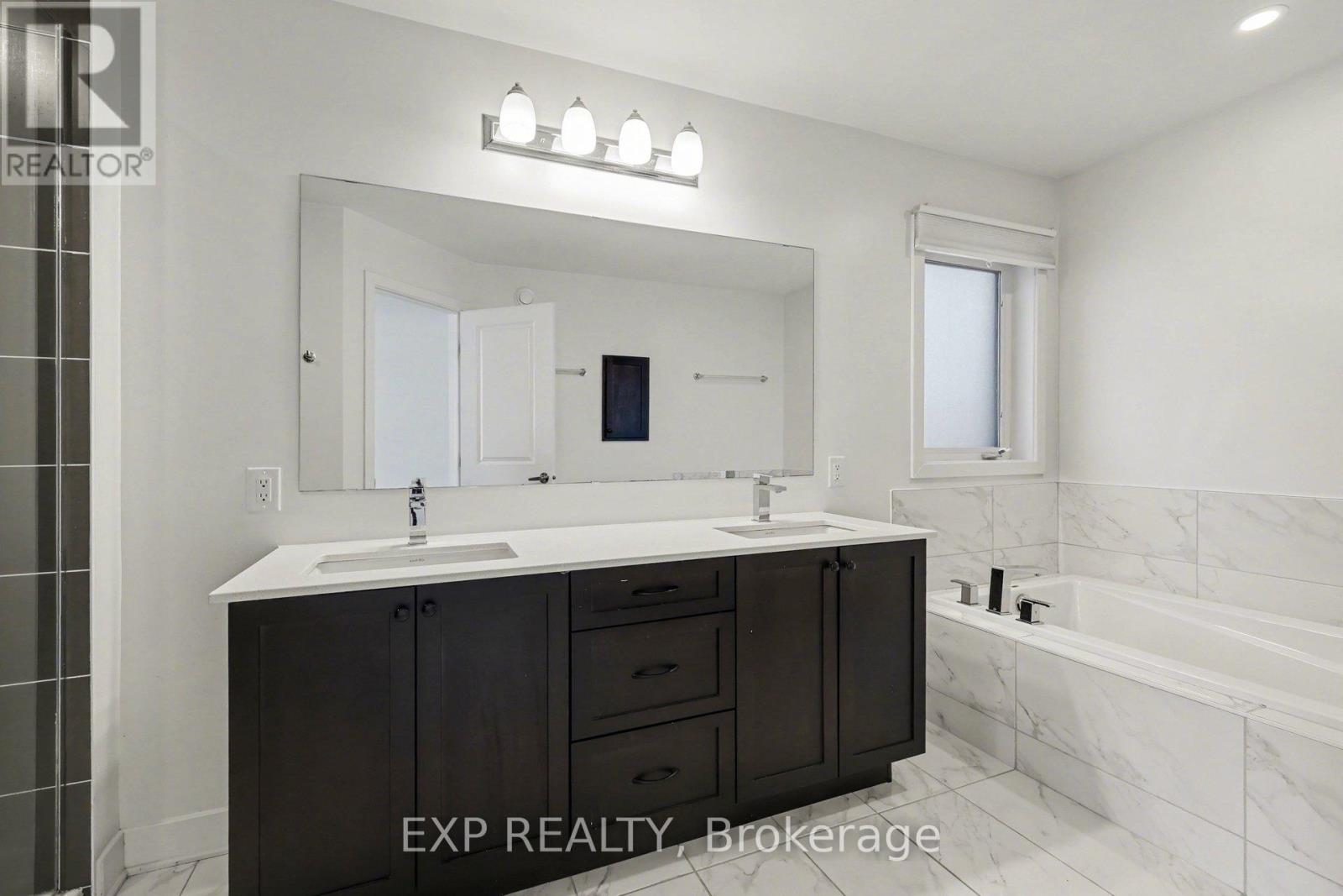 40 Baldcypress Way, Ottawa, Ontario  K2V 0L6 - Photo 29 - X12933672