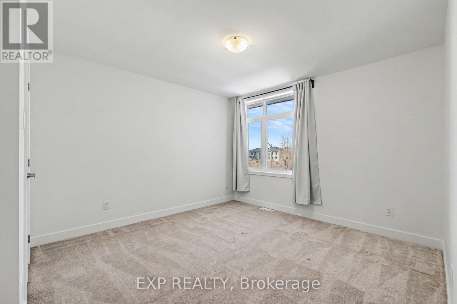 40 Baldcypress Way, Ottawa, Ontario  K2V 0L6 - Photo 32 - X12933672