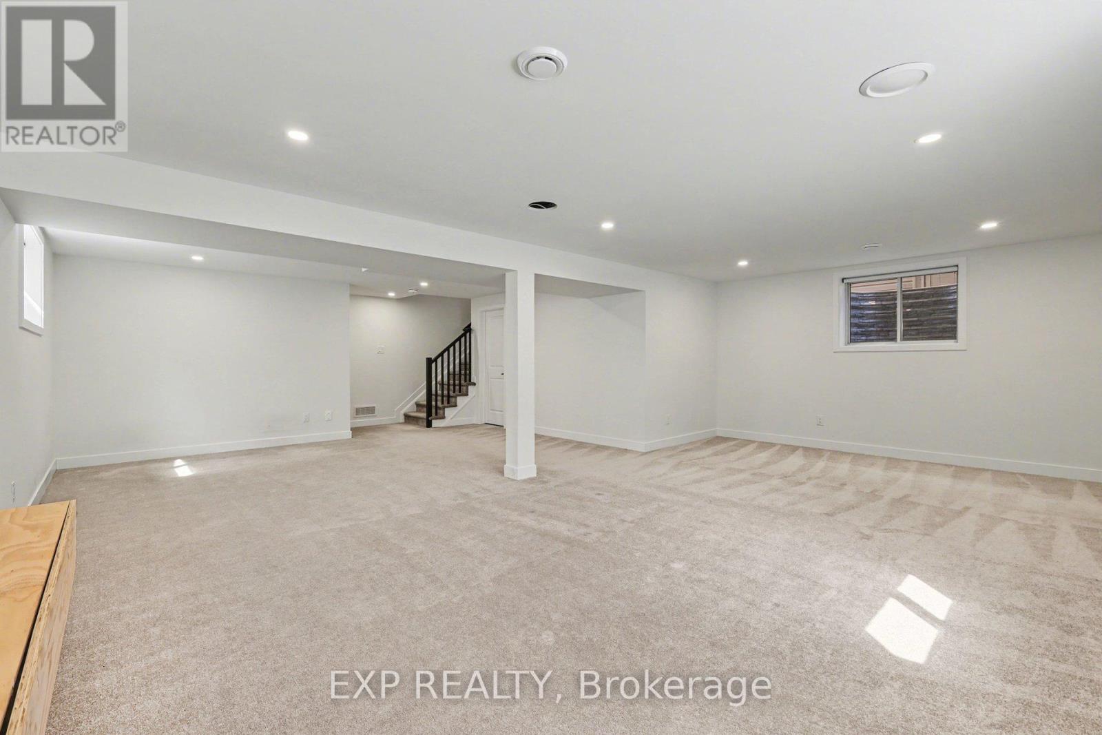 40 Baldcypress Way, Ottawa, Ontario  K2V 0L6 - Photo 42 - X12933672