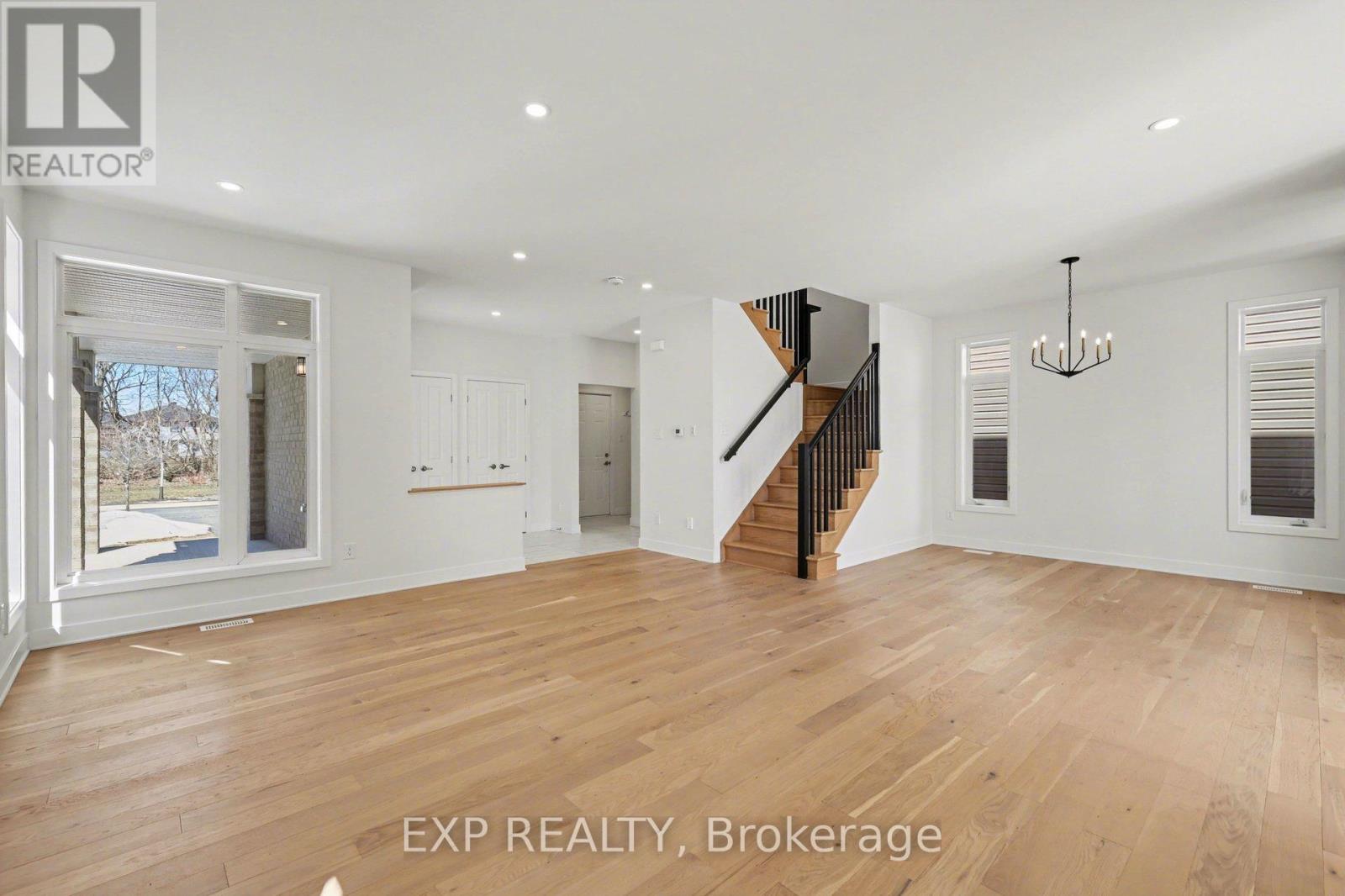 40 Baldcypress Way, Ottawa, Ontario  K2V 0L6 - Photo 8 - X12933672