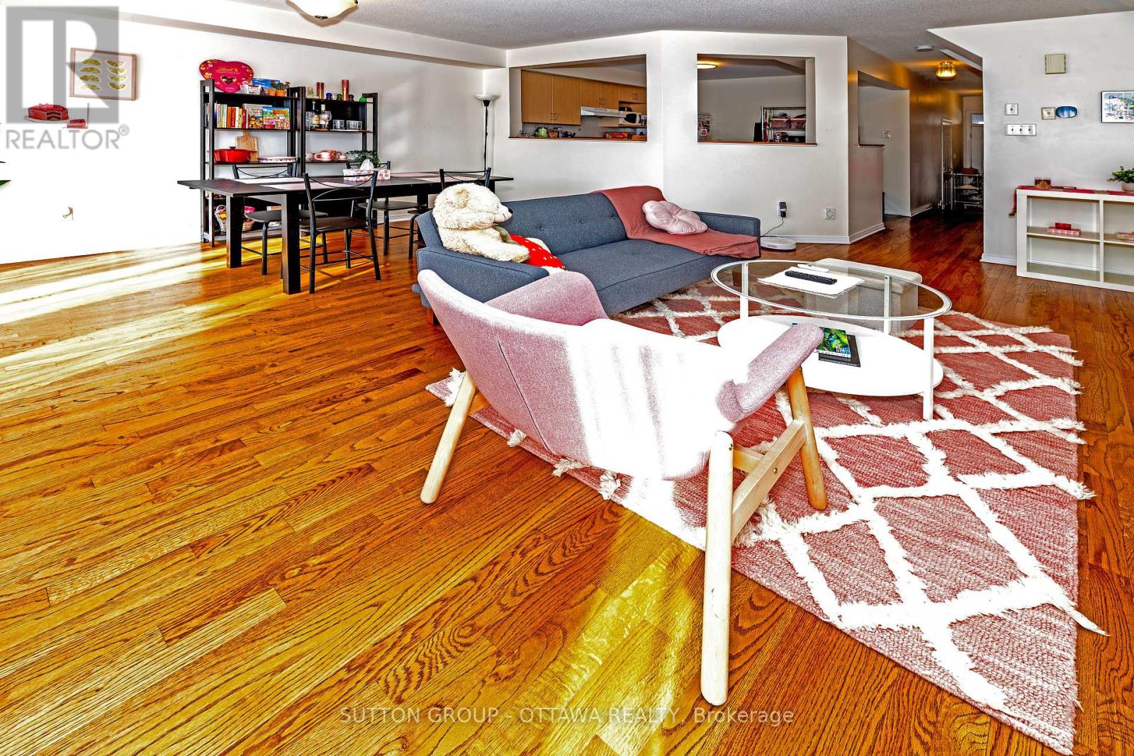 110 Chartley Private, Ottawa, Ontario  K1V 2J6 - Photo 13 - X12933678