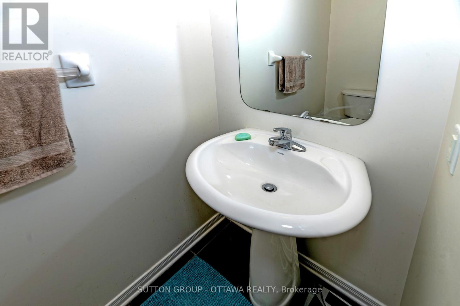 110 Chartley Private, Ottawa, Ontario  K1V 2J6 - Photo 18 - X12933678