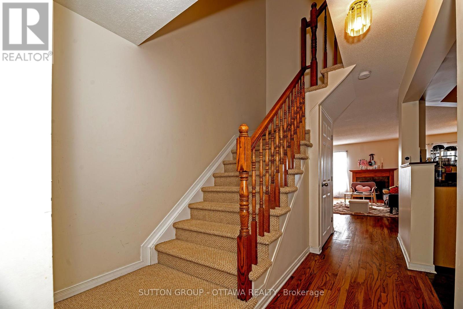 110 Chartley Private, Ottawa, Ontario  K1V 2J6 - Photo 5 - X12933678