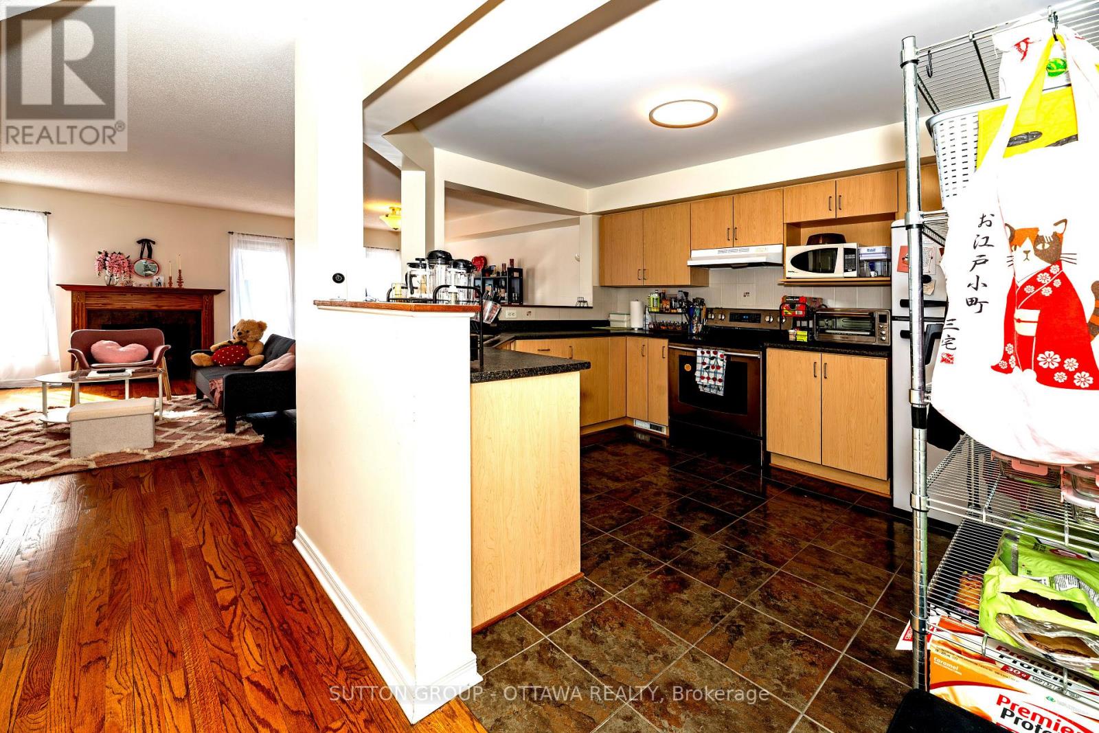 110 Chartley Private, Ottawa, Ontario  K1V 2J6 - Photo 6 - X12933678