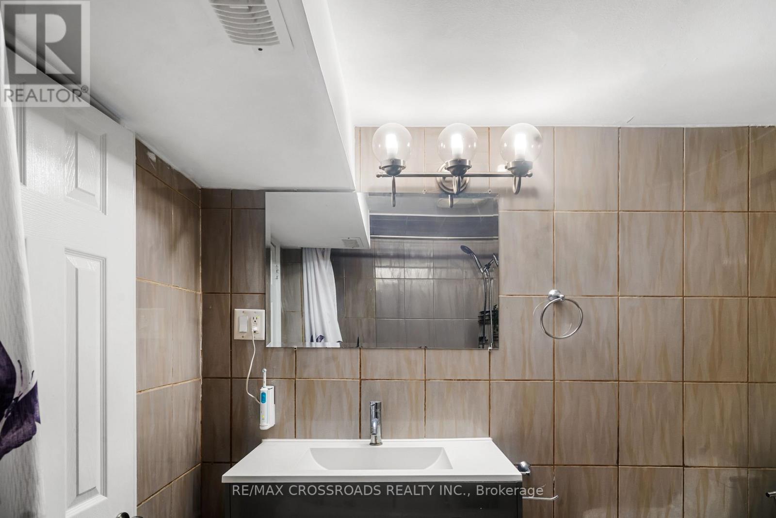 46 Ronway Crescent, Toronto, Ontario  M1J 2S2 - Photo 38 - E12933690