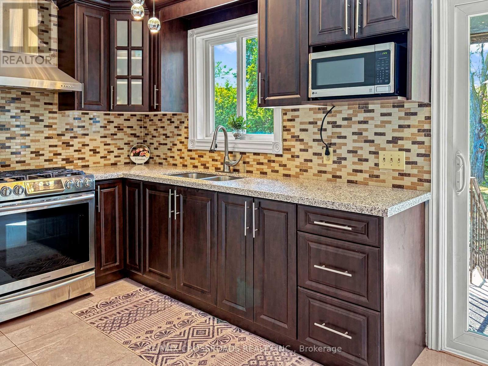 46 Ronway Crescent, Toronto, Ontario  M1J 2S2 - Photo 9 - E12933690