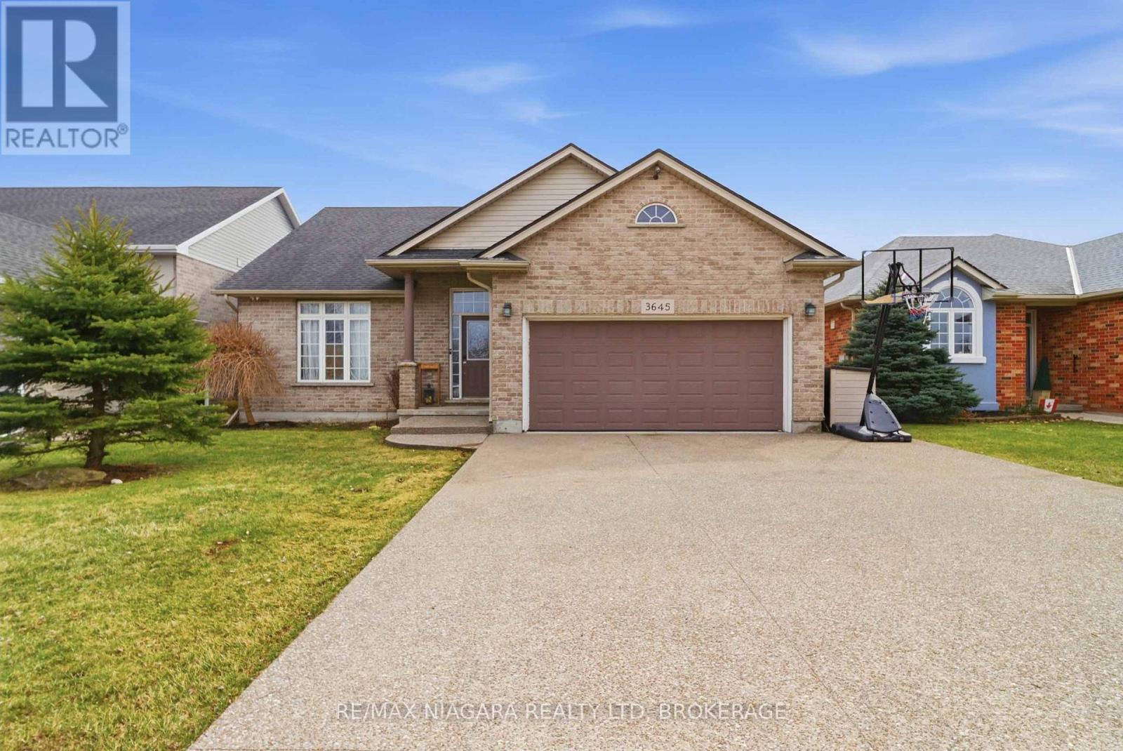 3645 Carver Street, Fort Erie, Ontario  L0S 1S0 - Photo 2 - X12933696