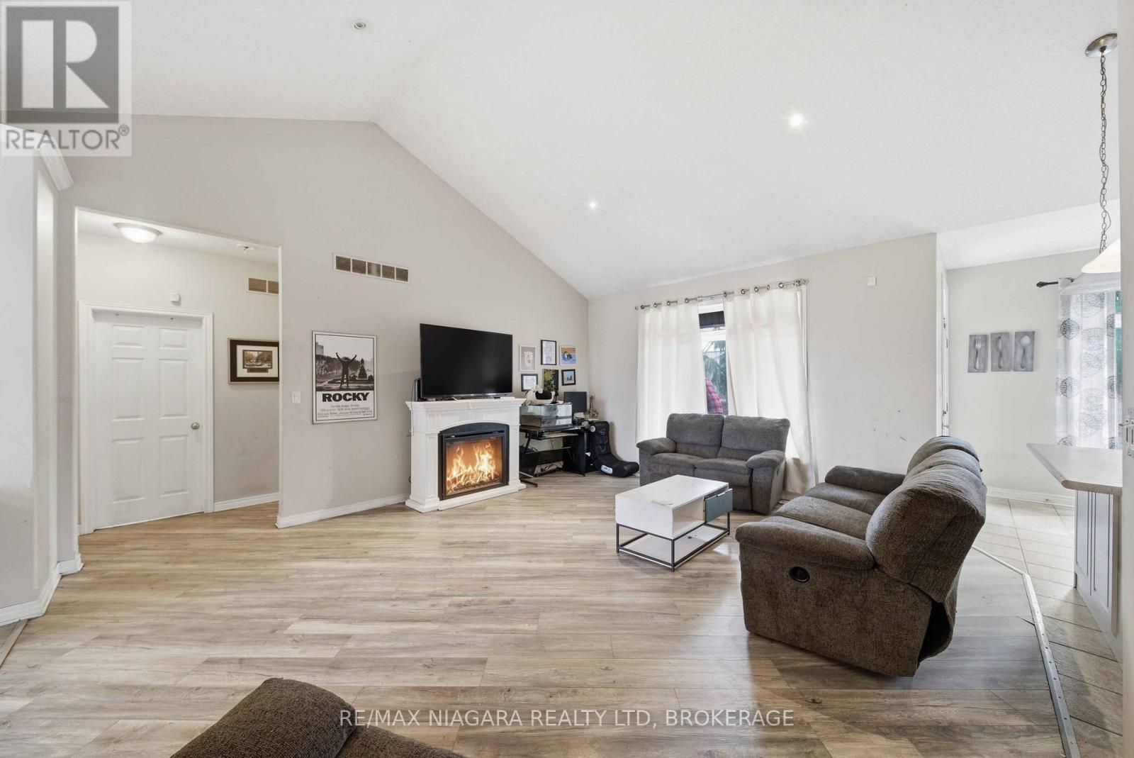 3645 Carver Street, Fort Erie, Ontario  L0S 1S0 - Photo 7 - X12933696