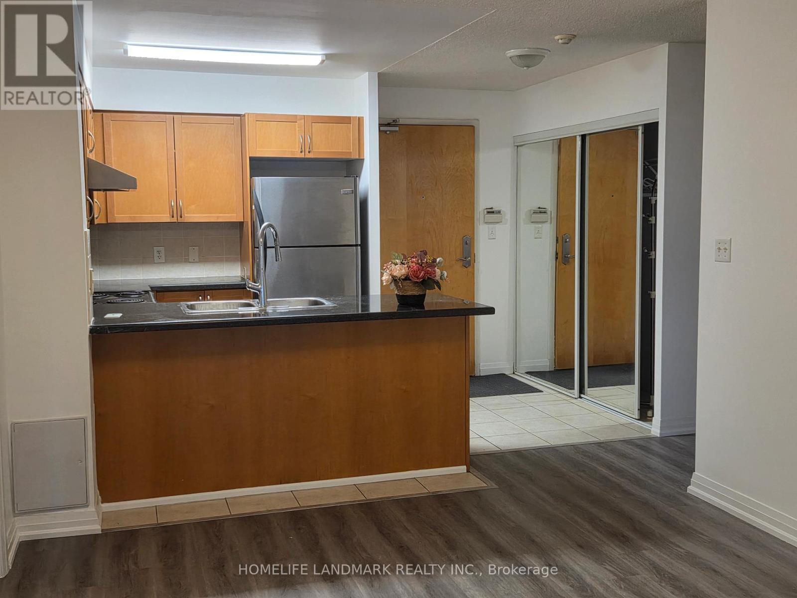 211 - 7363 Kennedy Road, Markham, Ontario  L3R 1G8 - Photo 4 - N12832136