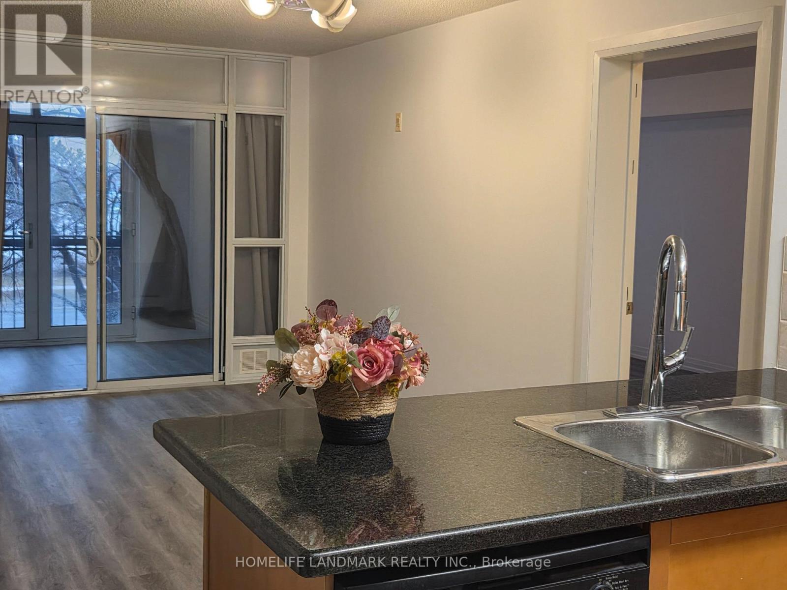 211 - 7363 Kennedy Road, Markham, Ontario  L3R 1G8 - Photo 3 - N12832136