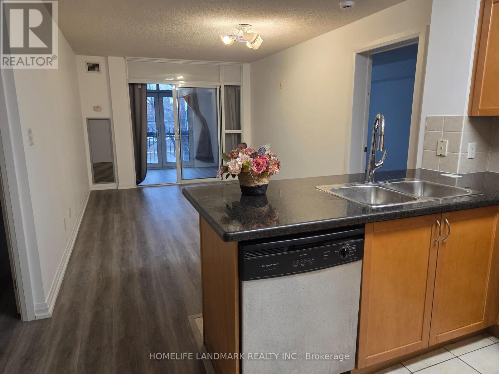 211 - 7363 Kennedy Road, Markham, Ontario  L3R 1G8 - Photo 6 - N12832136