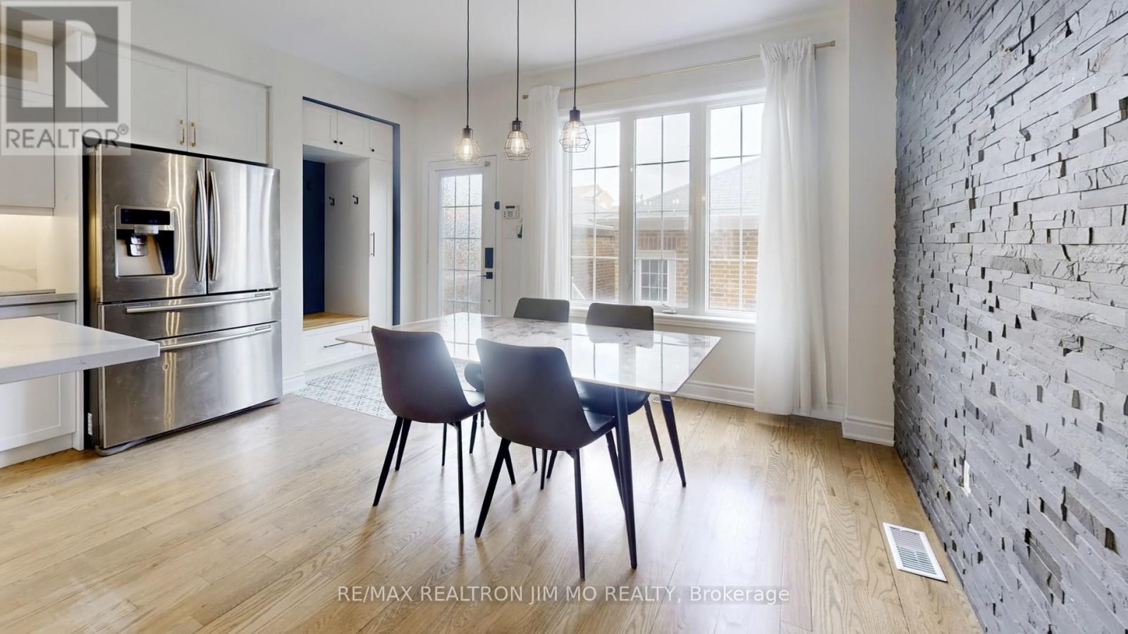 1772 Donald Cousens Parkway, Markham, Ontario  L6B 0V5 - Photo 12 - N12933702