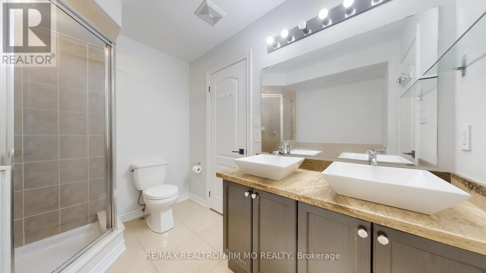 1772 Donald Cousens Parkway, Markham, Ontario  L6B 0V5 - Photo 21 - N12933702