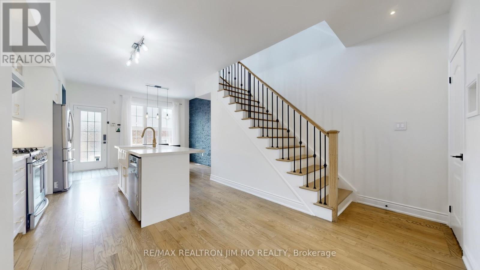 1772 Donald Cousens Parkway, Markham, Ontario  L6B 0V5 - Photo 7 - N12933702