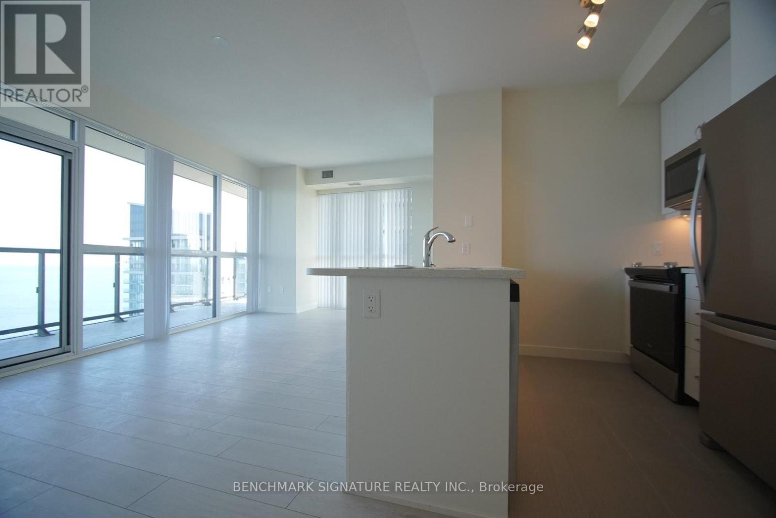 3805 - 38 Annie Craig Drive, Toronto, Ontario  M8V 0G9 - Photo 3 - W12933688