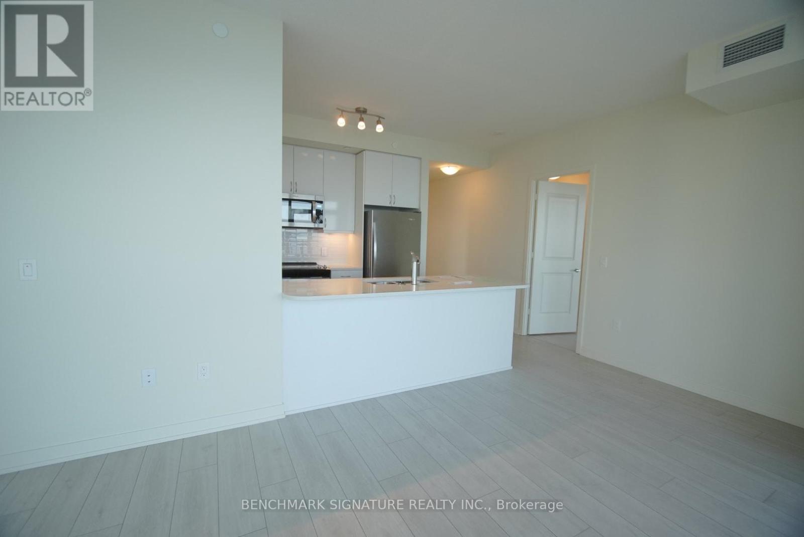 3805 - 38 Annie Craig Drive, Toronto, Ontario  M8V 0G9 - Photo 5 - W12933688
