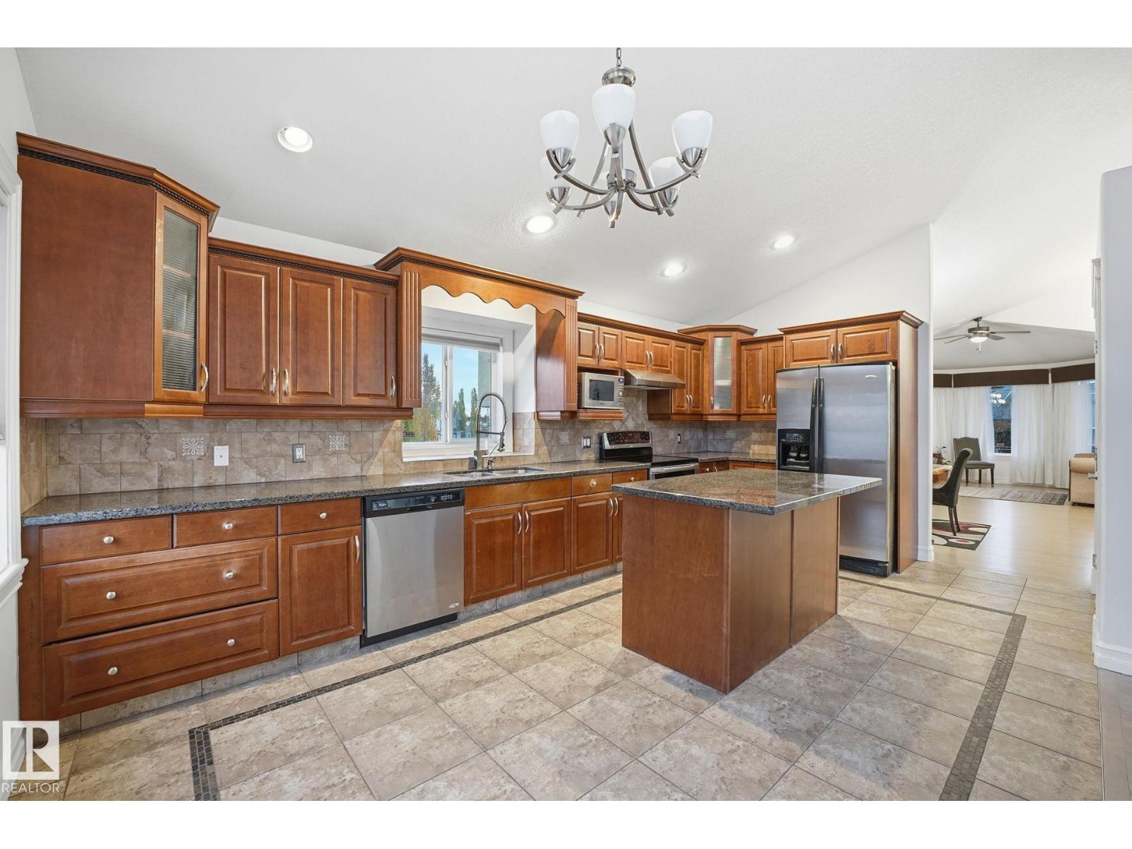 1324 70 St Sw, Edmonton, Alberta  T6X 1K9 - Photo 4 - E4476676