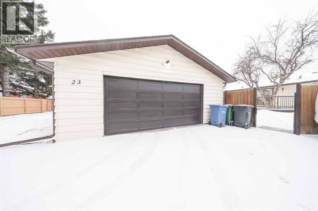 23 Bettenson Street, Red Deer, Alberta  T4R 1J5 - Photo 2 - A2295846
