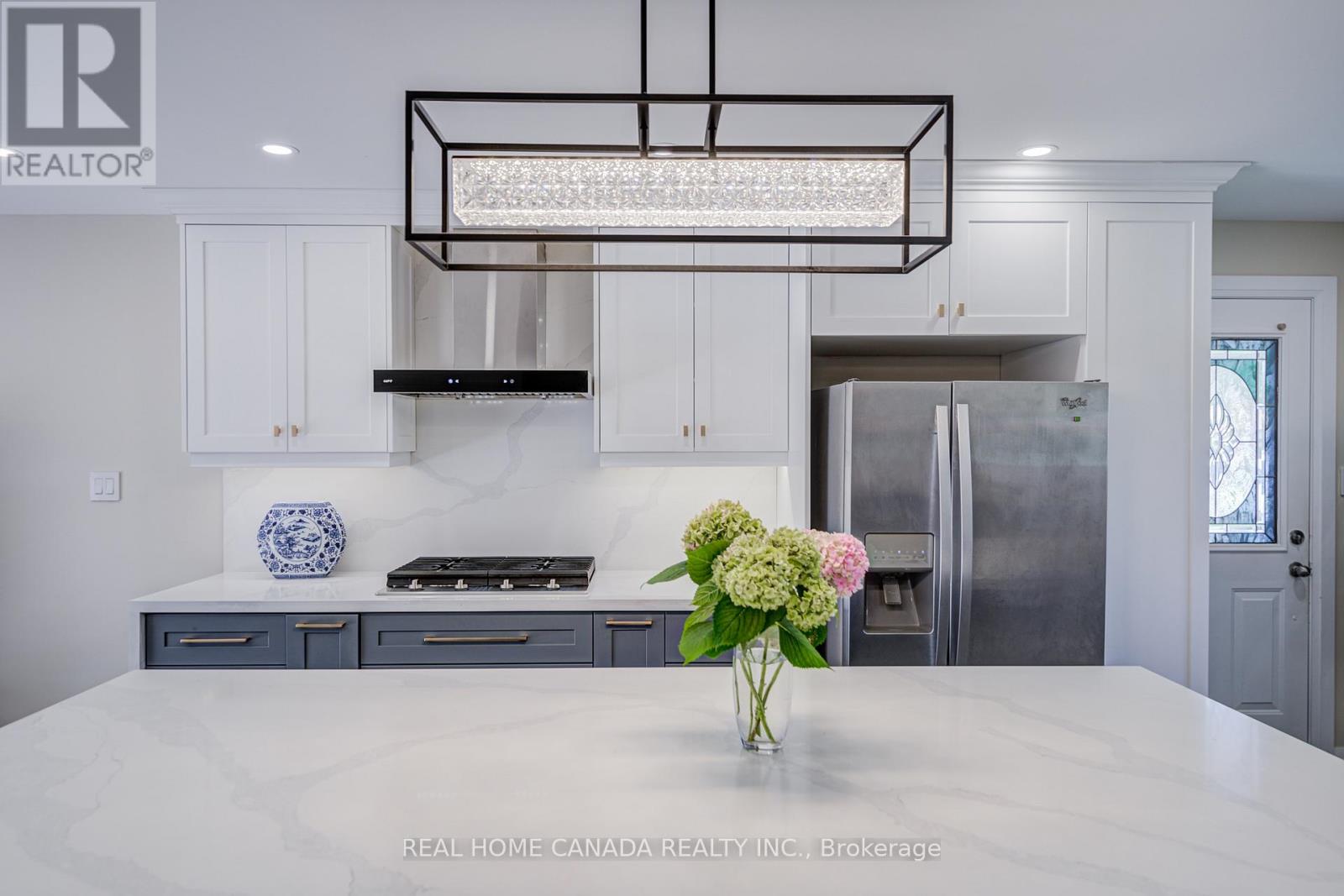 29 Ellesboro Drive, Mississauga, Ontario  L5N 1C3 - Photo 15 - W12933694