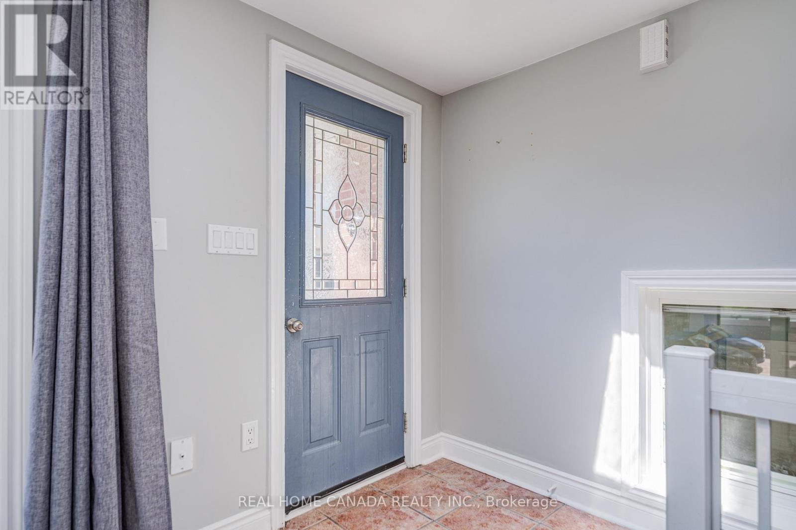 29 Ellesboro Drive, Mississauga, Ontario  L5N 1C3 - Photo 36 - W12933694