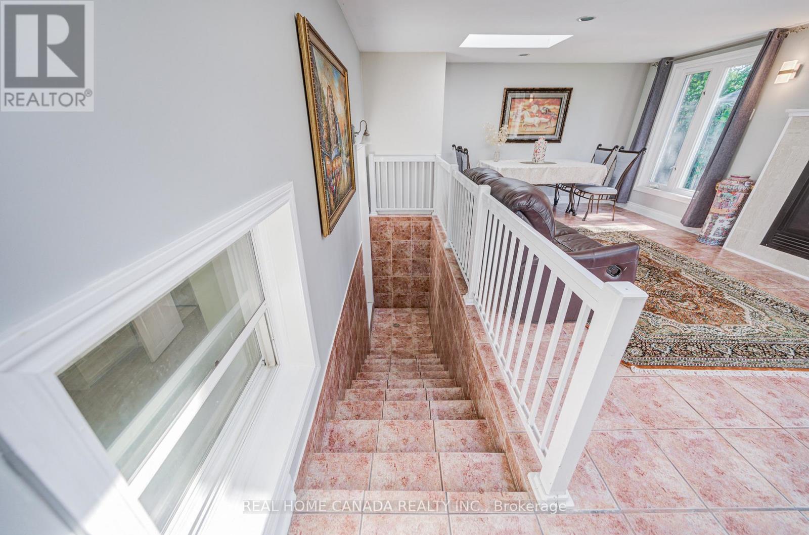 29 Ellesboro Drive, Mississauga, Ontario  L5N 1C3 - Photo 32 - W12933694