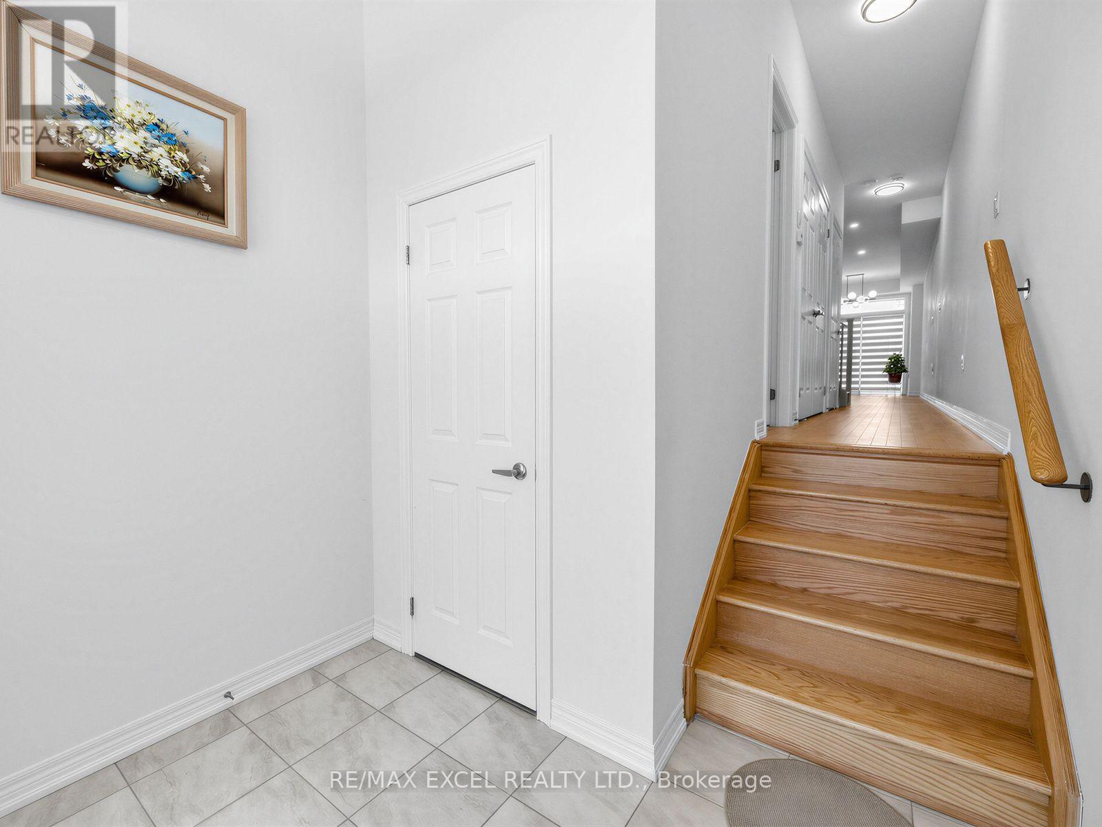 966 Cormorant Path, Pickering, Ontario  L1X 0P5 - Photo 3 - E12933706