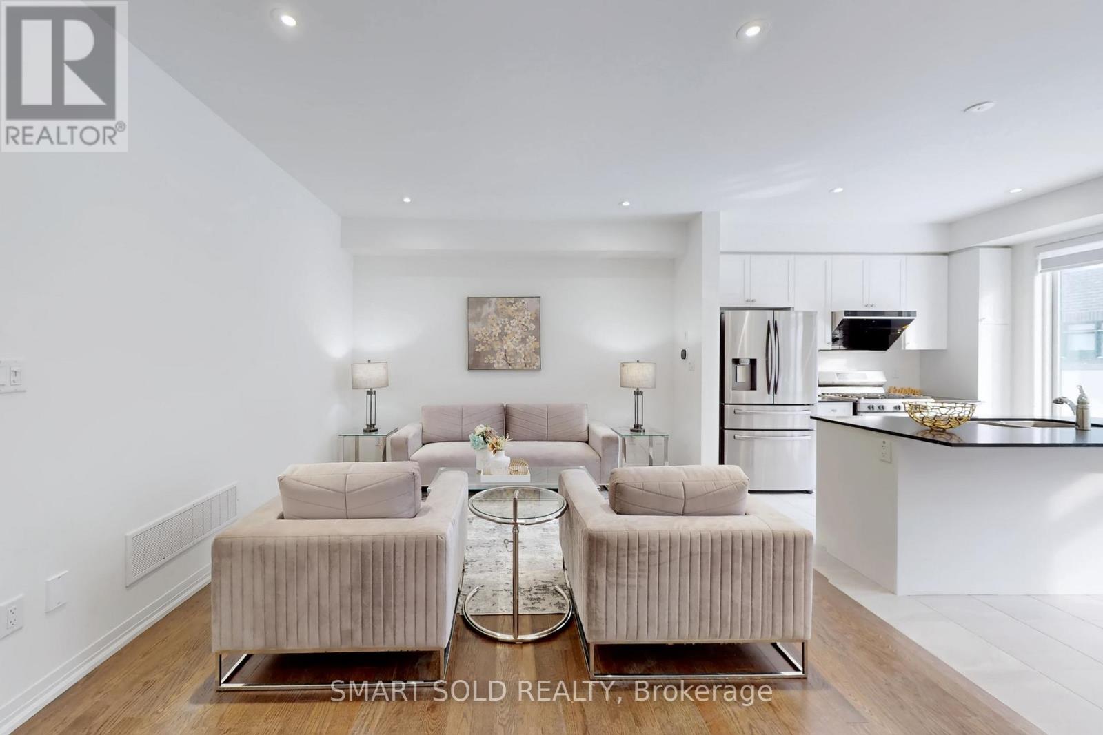 63 Mccague Street, Richmond Hill, Ontario  L4S 0J4 - Photo 3 - N12933756