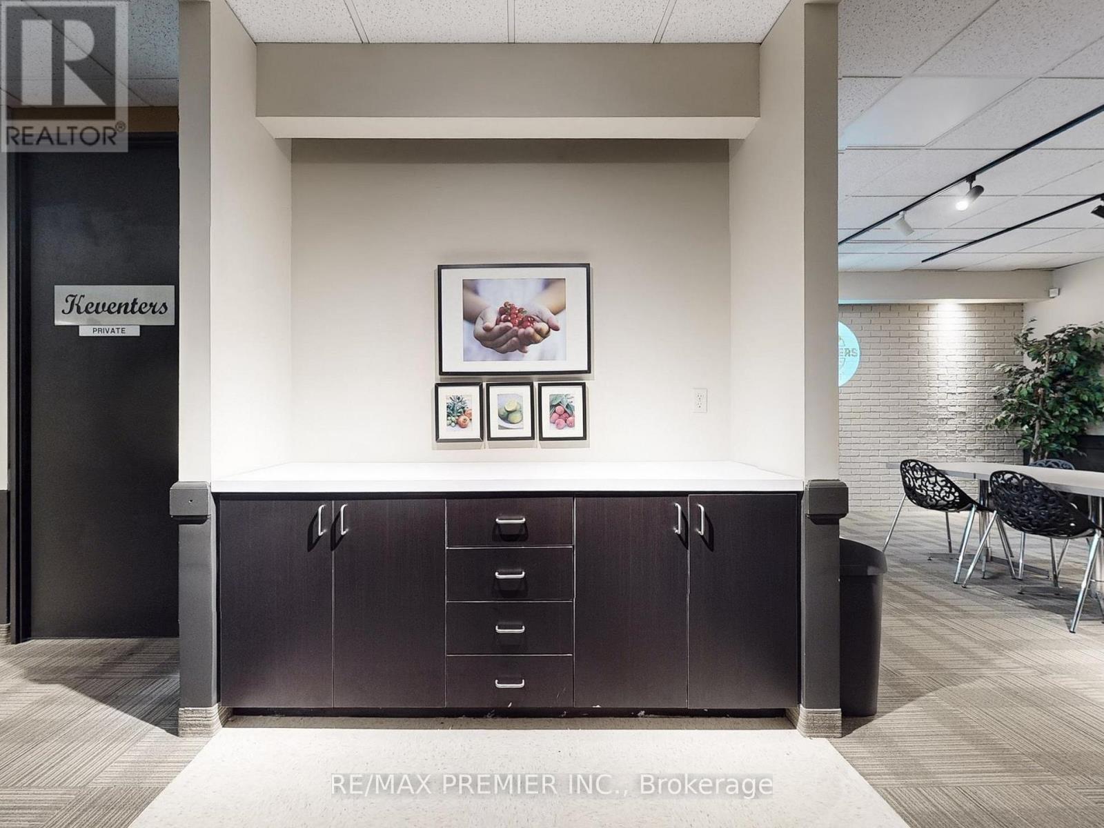 100, 103 - 3390 South Service Road, Burlington, Ontario  L7N 3J5 - Photo 11 - W12933708