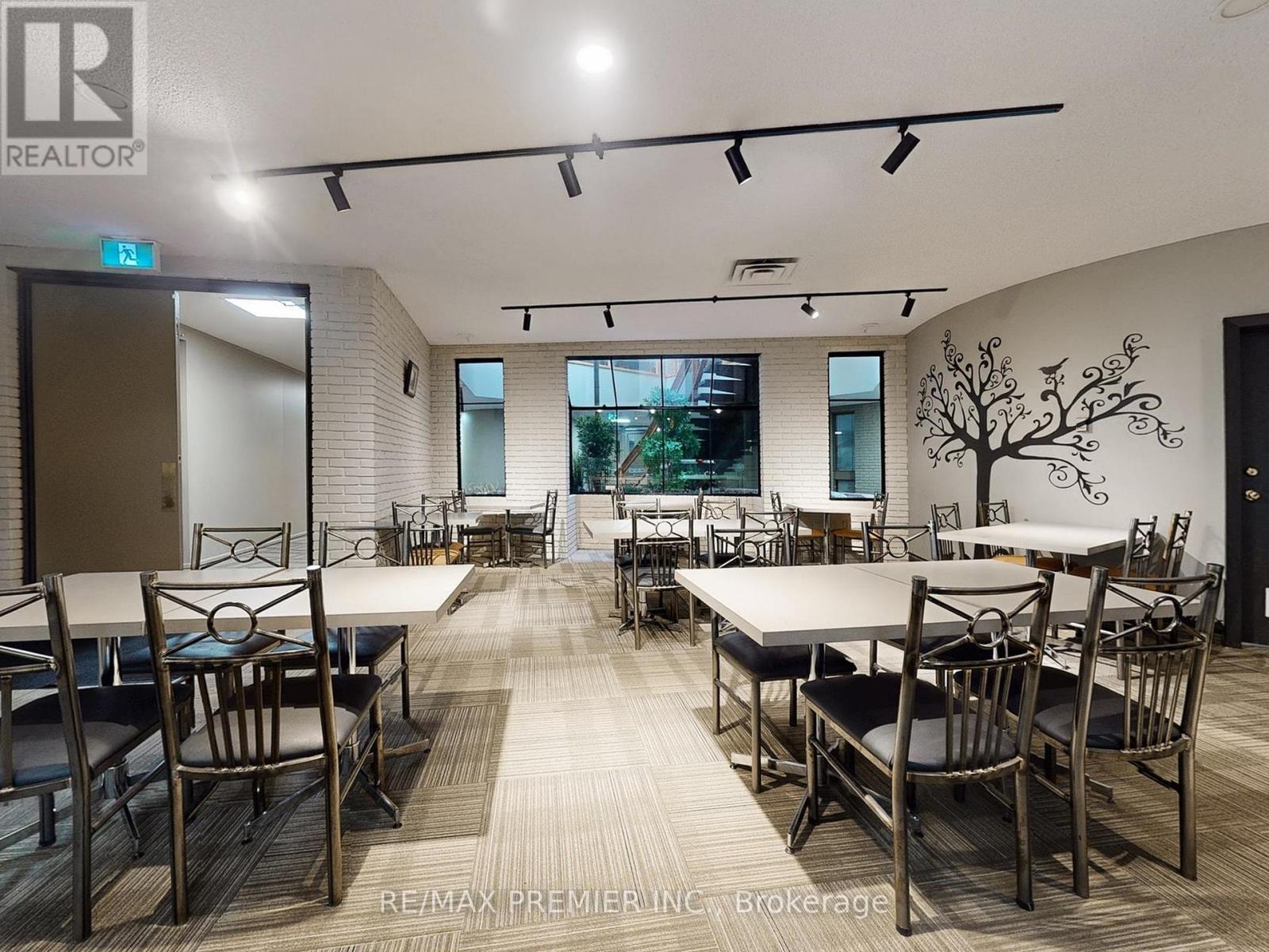 100, 103 - 3390 South Service Road, Burlington, Ontario  L7N 3J5 - Photo 2 - W12933708