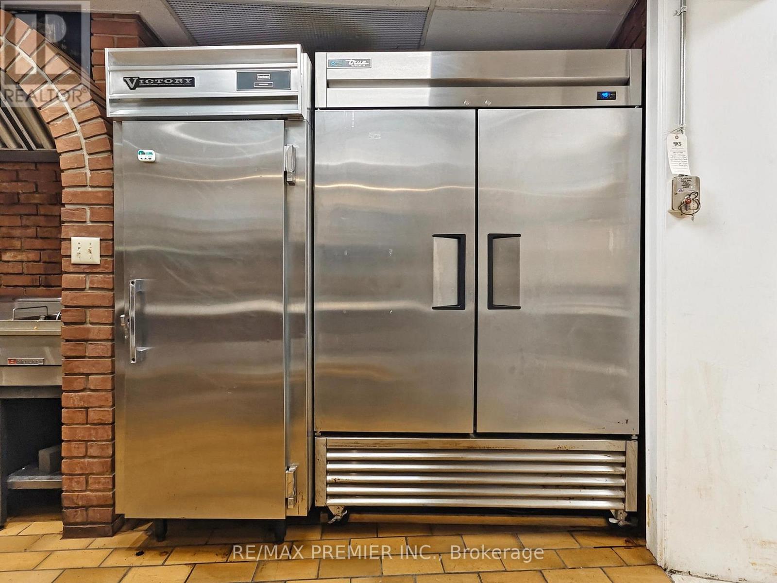 100, 103 - 3390 South Service Road, Burlington, Ontario  L7N 3J5 - Photo 28 - W12933708