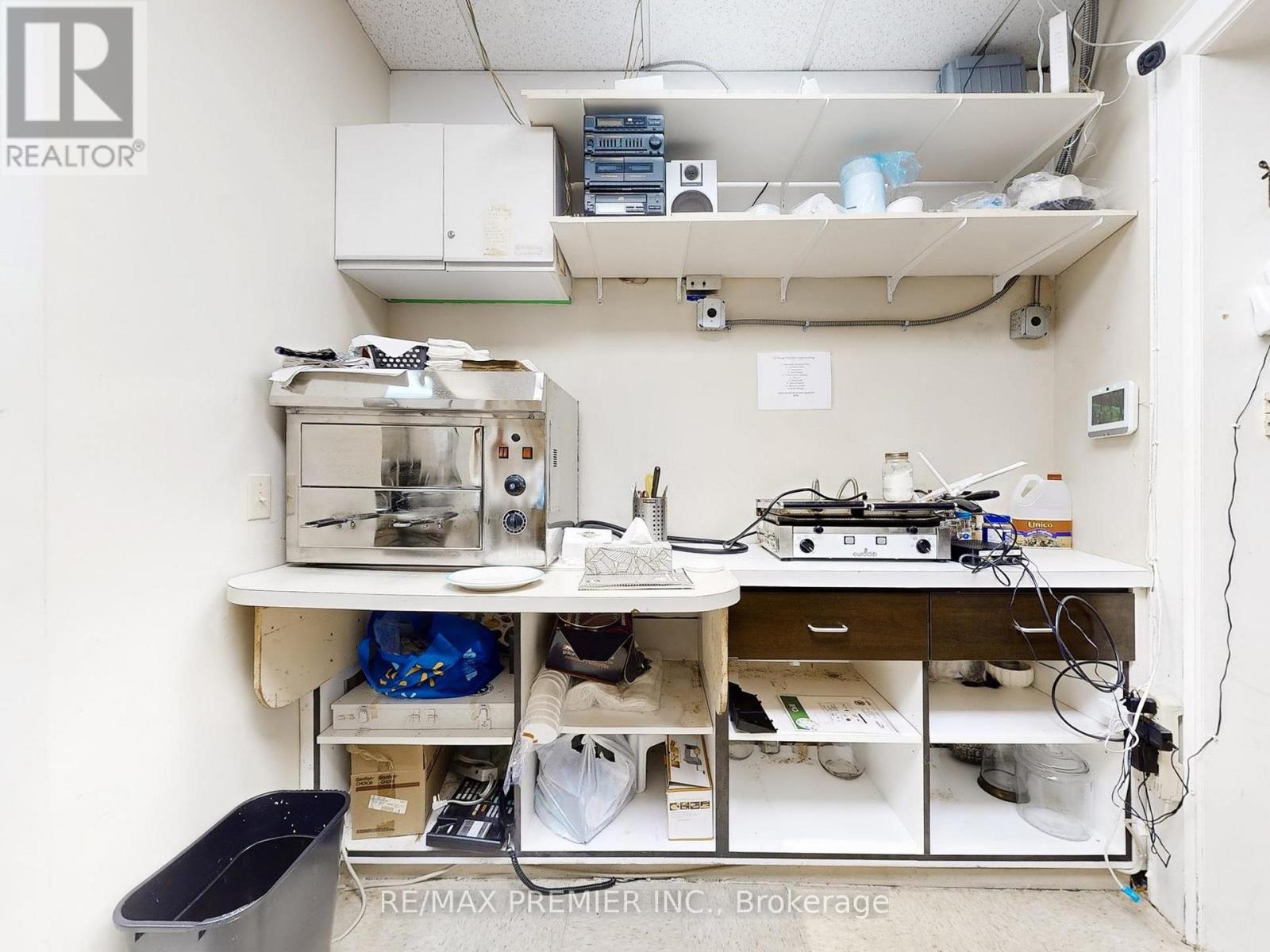 100, 103 - 3390 South Service Road, Burlington, Ontario  L7N 3J5 - Photo 37 - W12933708