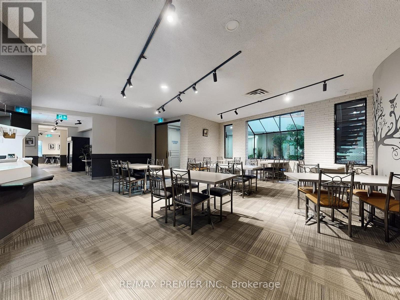 100, 103 - 3390 South Service Road, Burlington, Ontario  L7N 3J5 - Photo 5 - W12933708