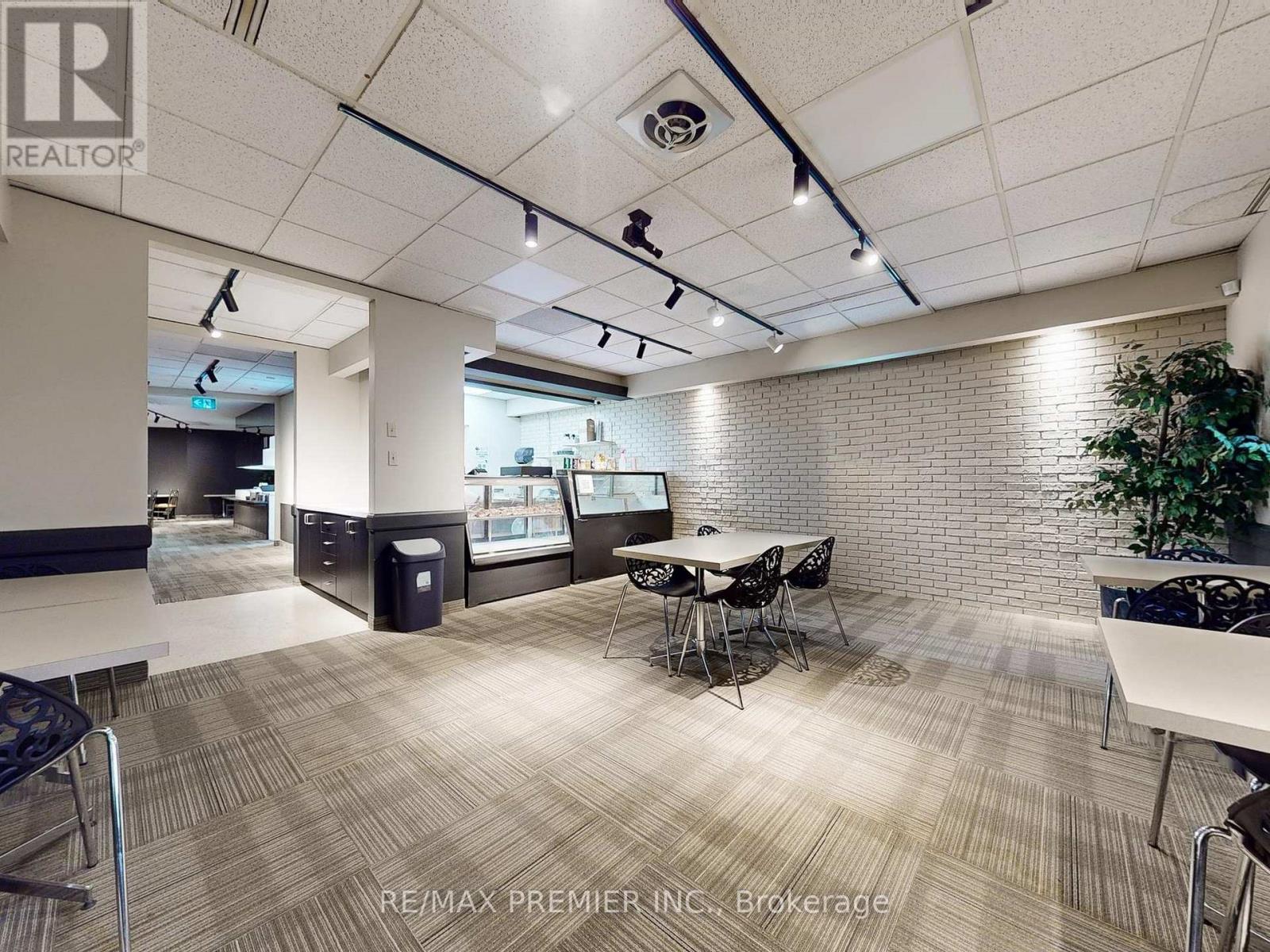 100, 103 - 3390 South Service Road, Burlington, Ontario  L7N 3J5 - Photo 8 - W12933708