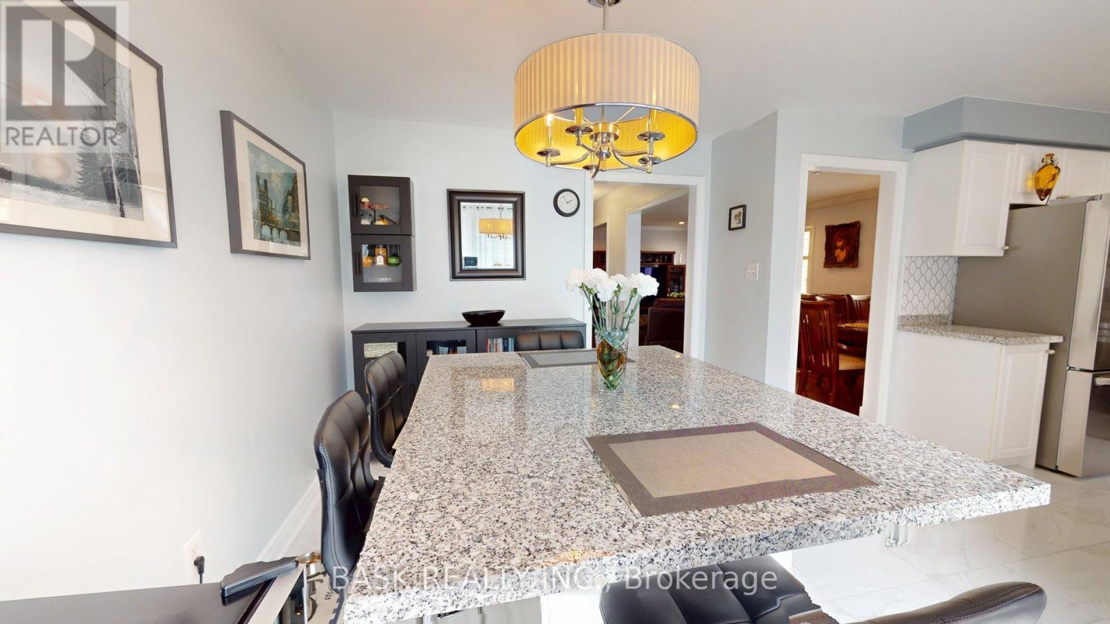 51 Harvest Moon Drive, Caledon, Ontario  L7E 2L2 - Photo 12 - W12933718