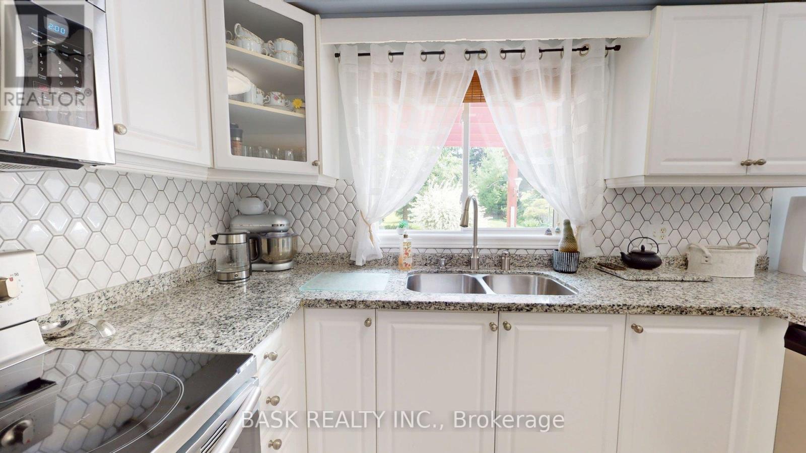 51 Harvest Moon Drive, Caledon, Ontario  L7E 2L2 - Photo 19 - W12933718