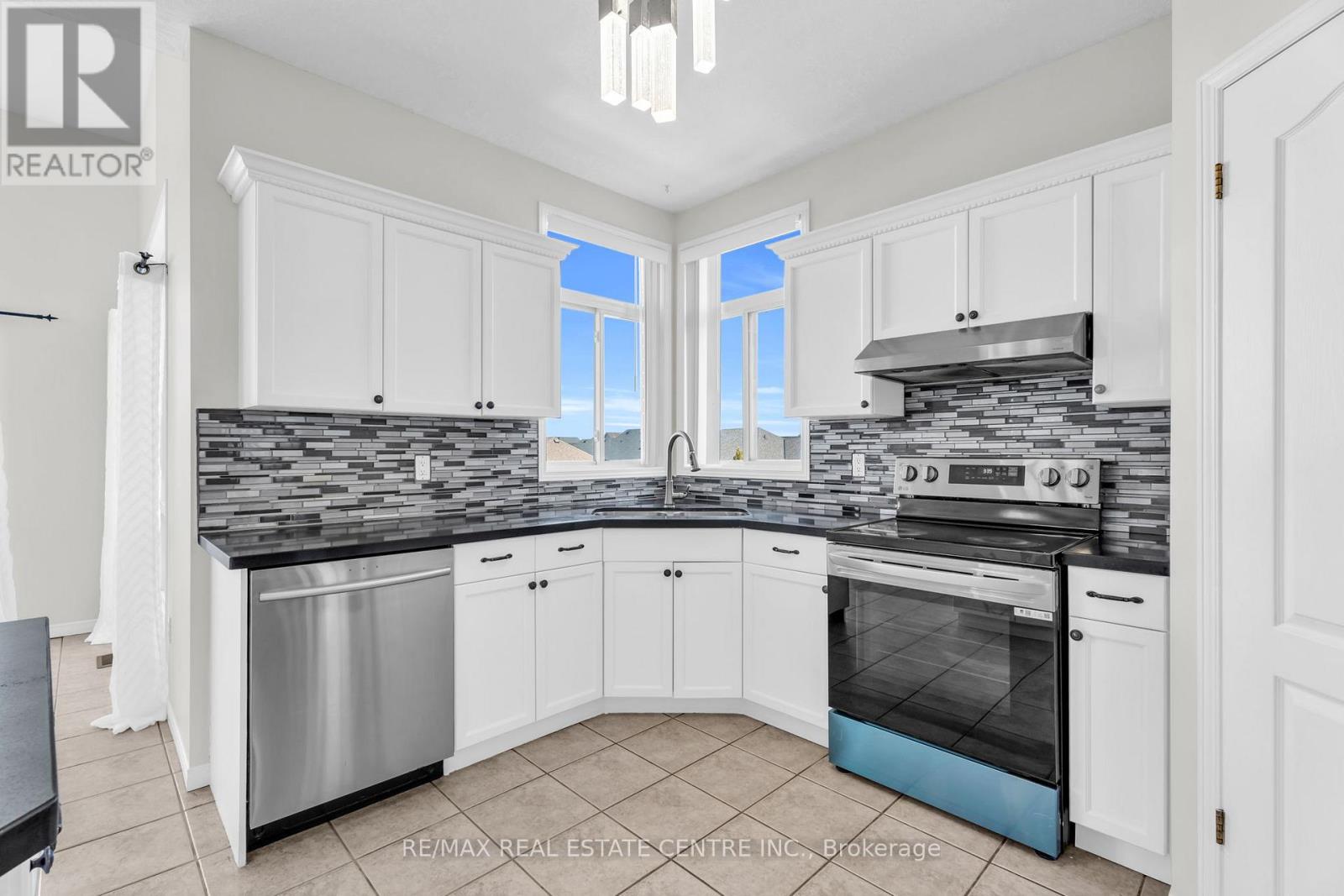 27 Cameron Court, Orangeville, Ontario  L9W 5G8 - Photo 14 - W12933722