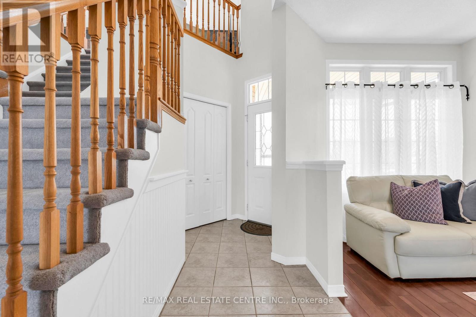 27 Cameron Court, Orangeville, Ontario  L9W 5G8 - Photo 3 - W12933722