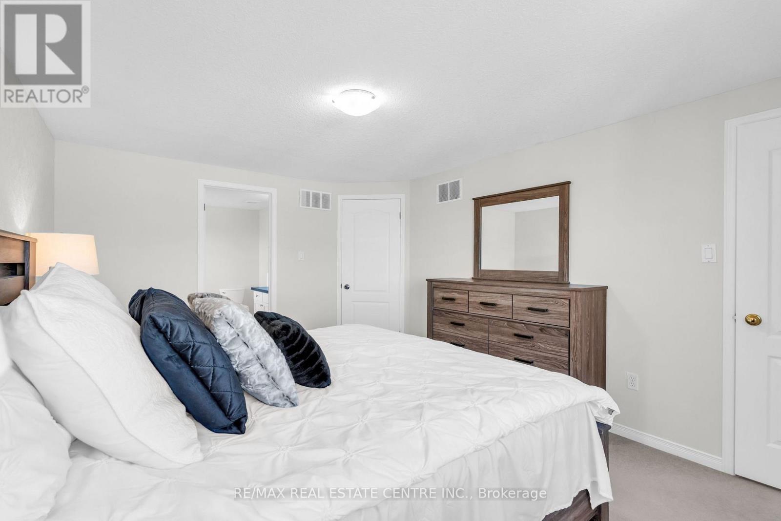 27 Cameron Court, Orangeville, Ontario  L9W 5G8 - Photo 34 - W12933722