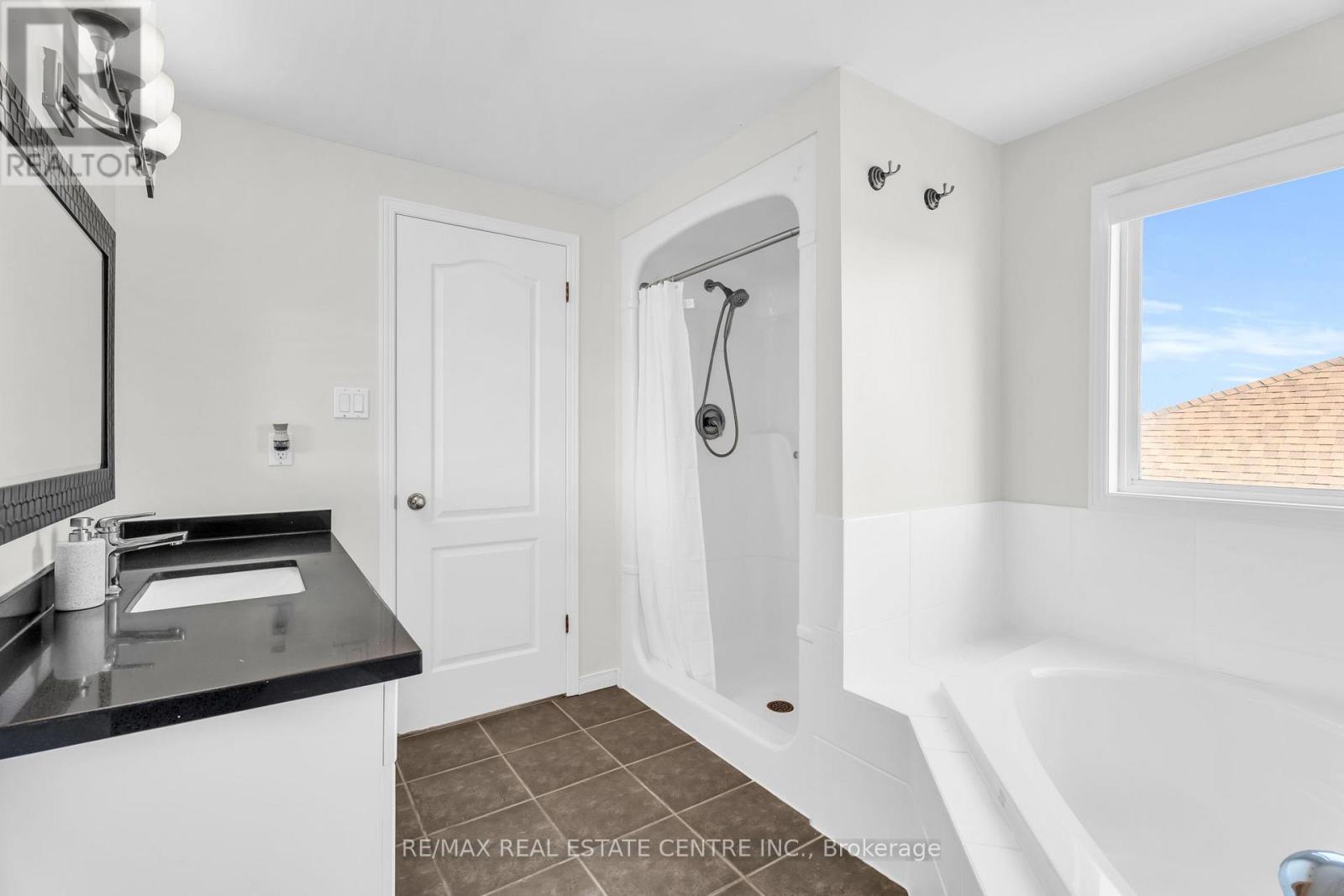 27 Cameron Court, Orangeville, Ontario  L9W 5G8 - Photo 36 - W12933722