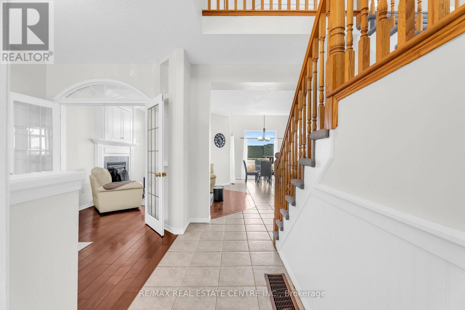 27 Cameron Court, Orangeville, Ontario  L9W 5G8 - Photo 4 - W12933722