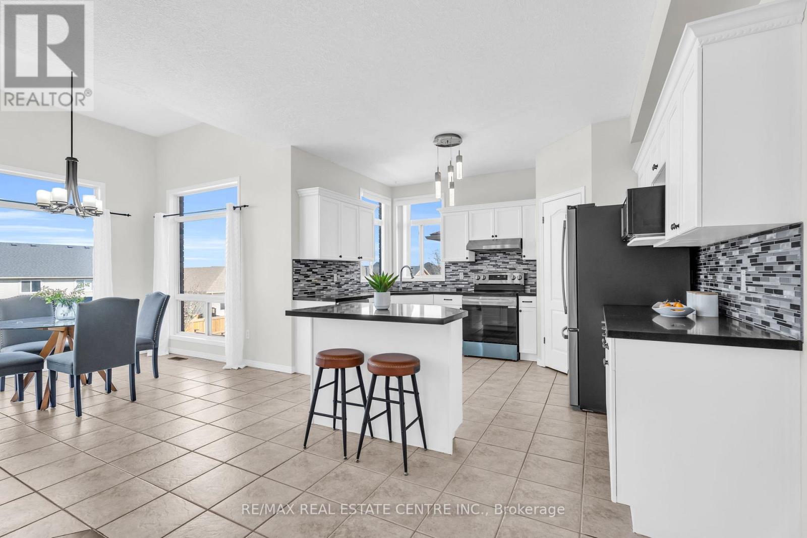 27 Cameron Court, Orangeville, Ontario  L9W 5G8 - Photo 9 - W12933722