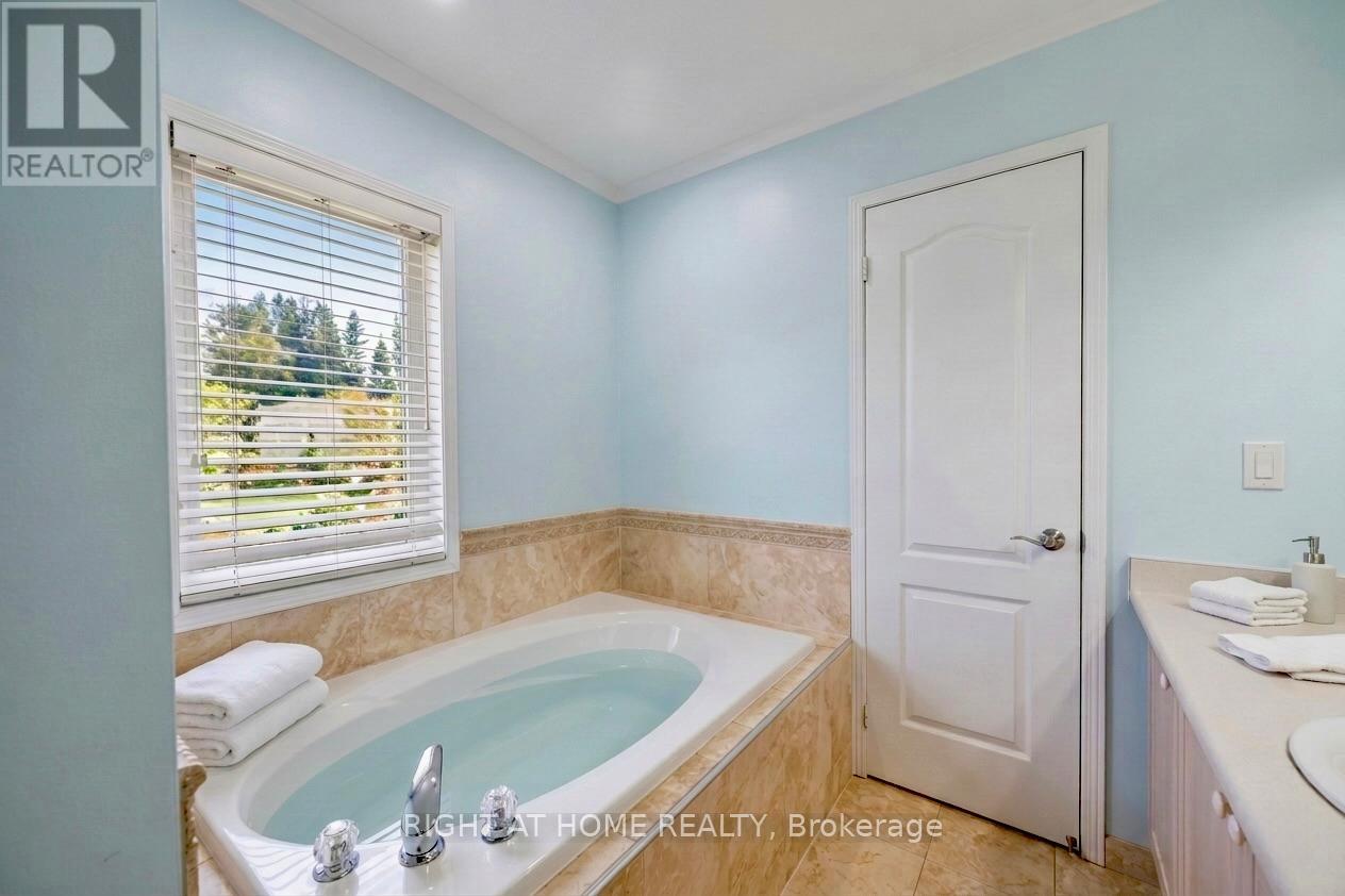 1 - 11 West Deane Park Drive, Toronto, Ontario  M9B 2R5 - Photo 11 - W12933726