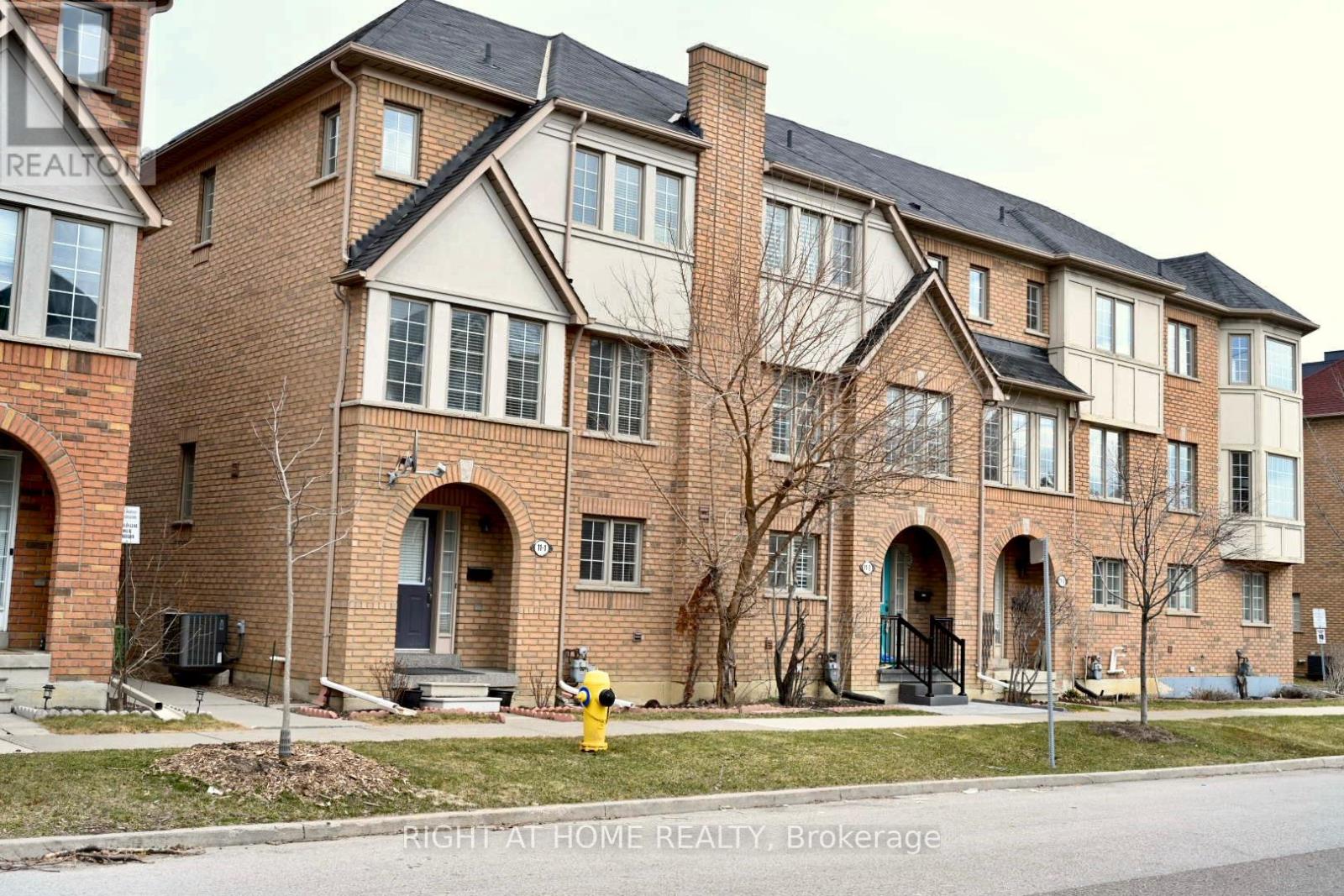 1 - 11 West Deane Park Drive, Toronto, Ontario  M9B 2R5 - Photo 4 - W12933726