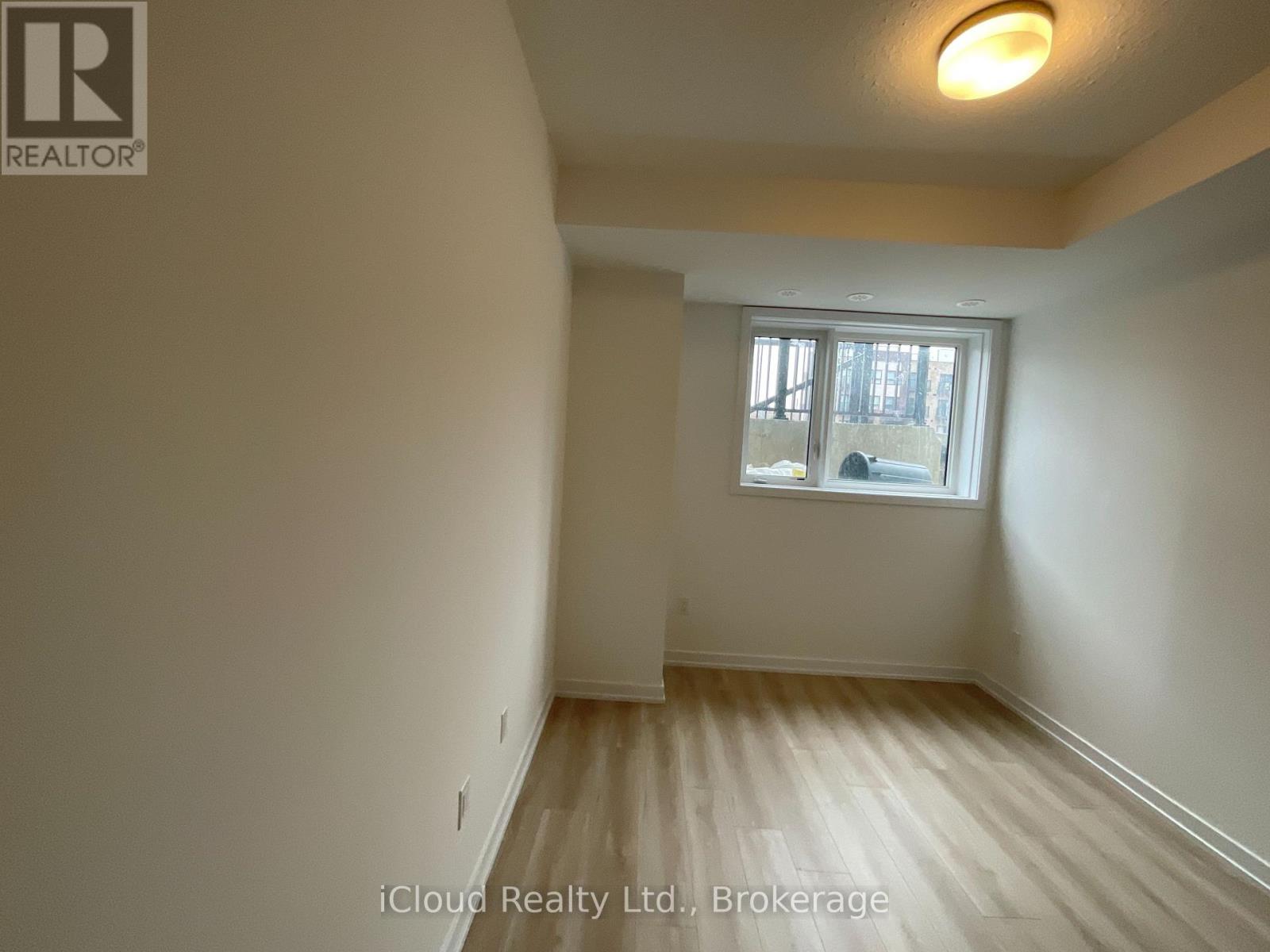 25 Palace St Street, Kitchener, Ontario  N2E 3M6 - Photo 4 - X12933724