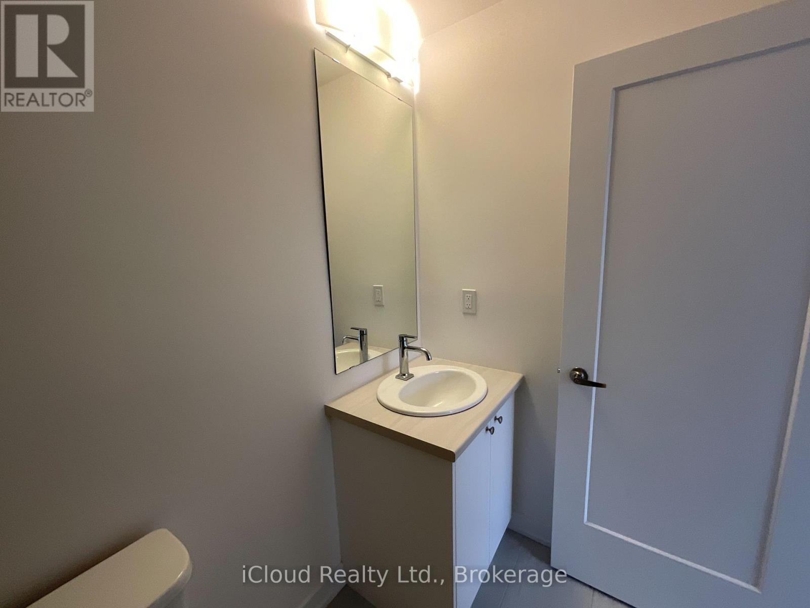 25 Palace St Street, Kitchener, Ontario  N2E 3M6 - Photo 8 - X12933724