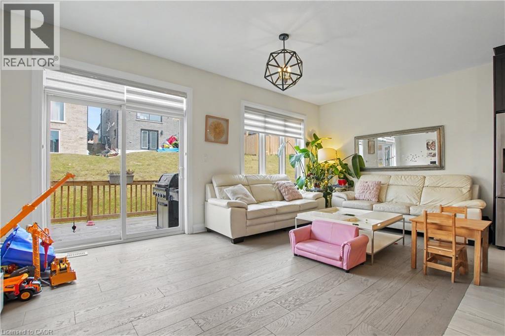 581 Benninger Drive, Kitchener, Ontario  N2E 0H8 - Photo 9 - 40815978