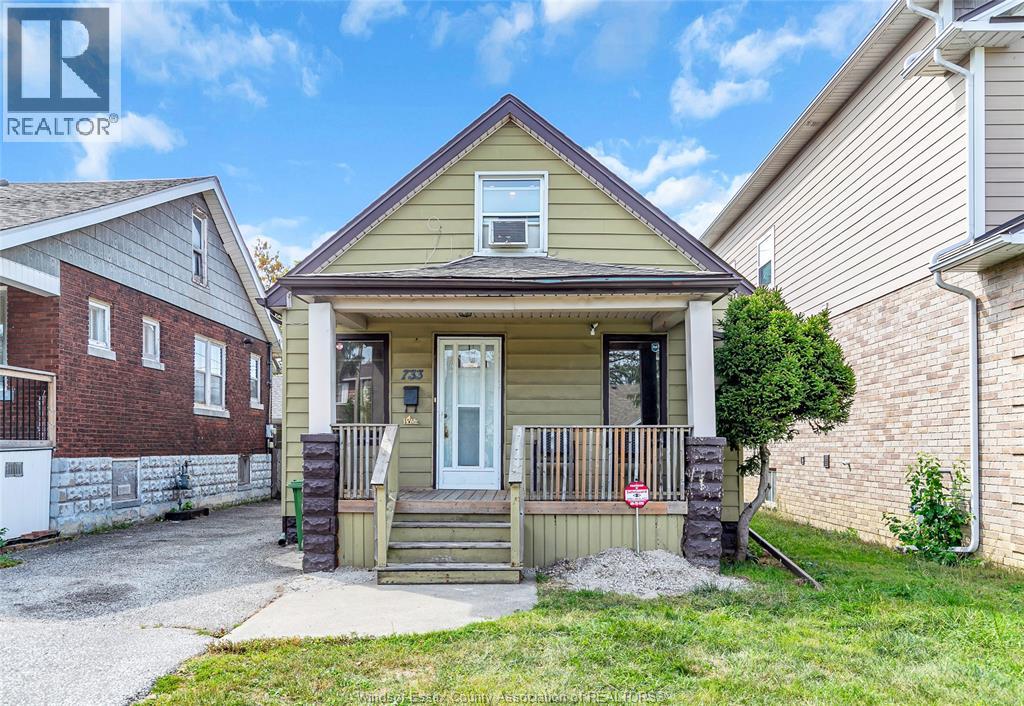 MLS# 26006380: 733 RANDOLPH, Windsor, Canada