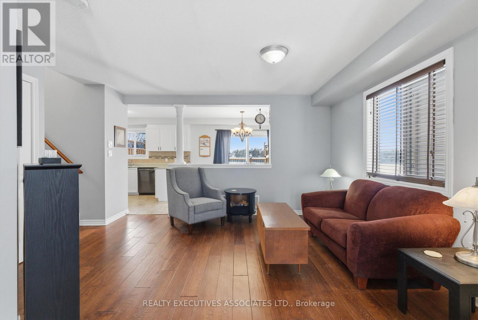 71 Truax Street, Kawartha Lakes, Ontario  K9V 0E3 - Photo 4 - X12933812