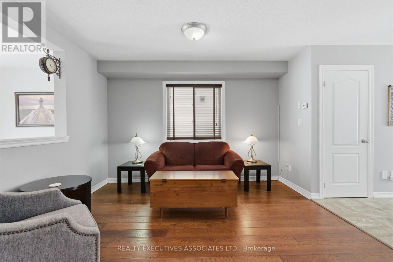 71 Truax Street, Kawartha Lakes, Ontario  K9V 0E3 - Photo 5 - X12933812