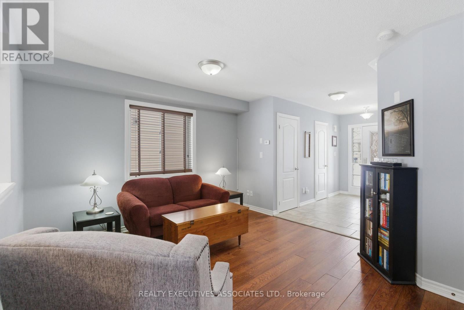 71 Truax Street, Kawartha Lakes, Ontario  K9V 0E3 - Photo 6 - X12933812